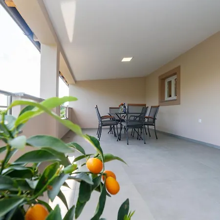Apartman Lovre Appartamento